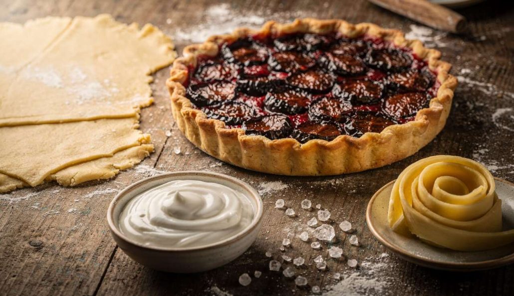 Tarte aux pruneaux sans œufs : recette facile et savoureuse
