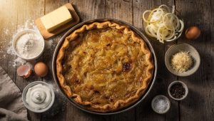 Tarte aux oignons frais : recette facile et savoureuse