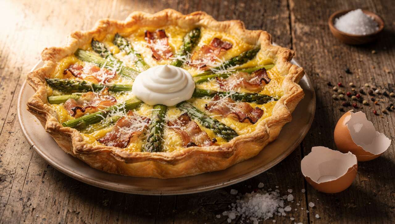Tarte aux asperges vertes et lardons : recette gourmande