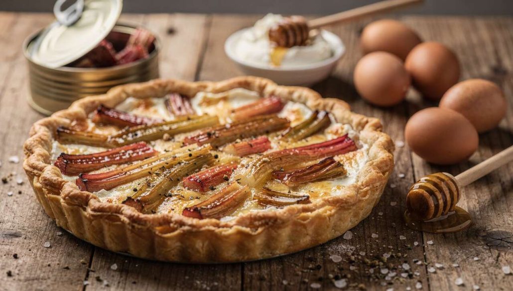 Tarte salée rhubarbe chèvre : recette originale et savoureuse