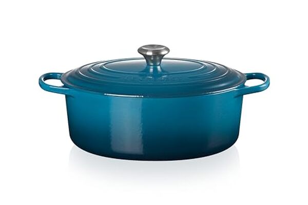 Découvrez notre test complet de la cocotte ovale 31 cm Le Creuset Signature : qualité, performances et caractéristiques de ce modèle emblématique.