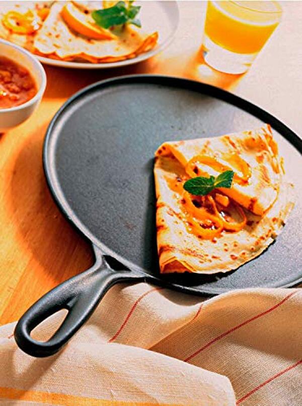 Découvrez notre test complet de la crêpière en fonte Le Creuset 27 cm : qualité, performance et durabilité de cette référence incontournable de la cuisine française.